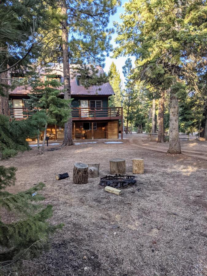 Pinewoods Resort And Rv Park Duck Creek Village Екстер'єр фото