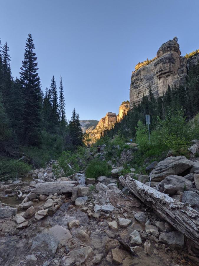 Pinewoods Resort And Rv Park Duck Creek Village Екстер'єр фото