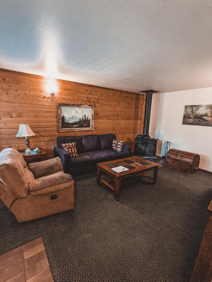 Pinewoods Resort And Rv Park Duck Creek Village Екстер'єр фото