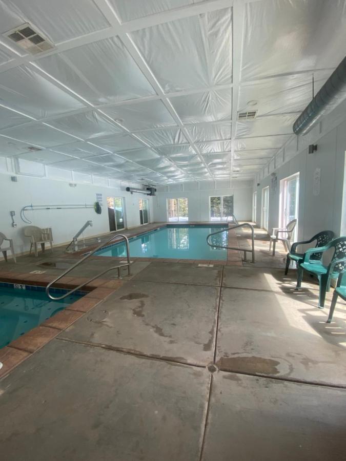 Pinewoods Resort And Rv Park Duck Creek Village Екстер'єр фото